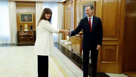 Noticias 1 Antena 3 (06-06-19) El Rey completa la ronda de consultas: recibe a Borrás, Jaume Asens, Abascal e Iglesias Noticias 1 Antena 3 (06-06-19) El Rey completa la ronda de consultas: recibe a Borrás, Jaume Asens, Abascal e Iglesias
