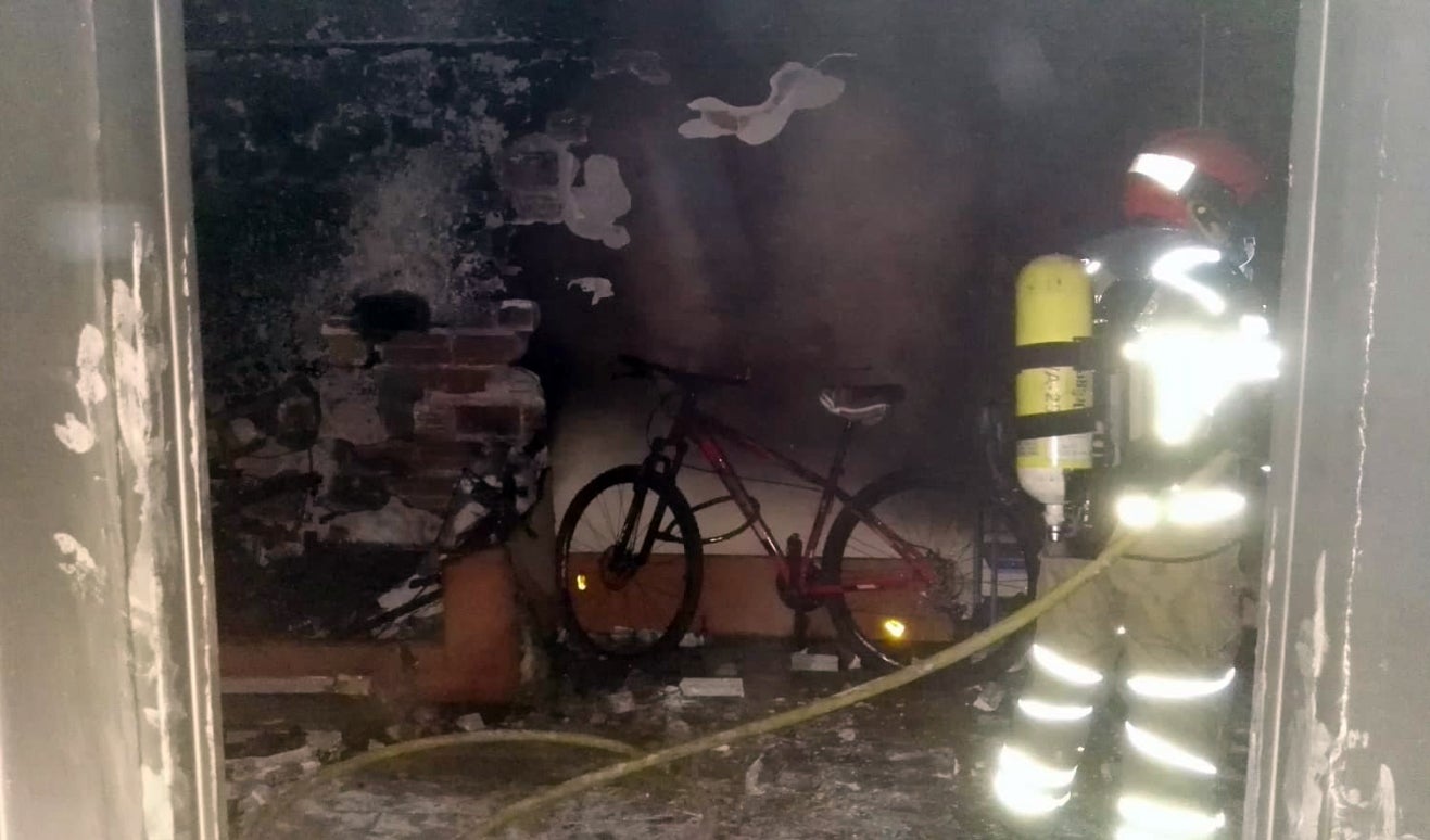 Un incendio termina con tres personas atendidas en Arco de Ladrillo Un incendio termina con tres personas atendidas en Arco de Ladrillo