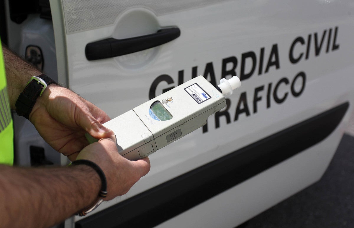 Circulaba por Almuradiel con una tasa de alcoholemia más de 6 veces superior a la permitida Circulaba por Almuradiel con una tasa de alcoholemia más de 6 veces superior a la permitida