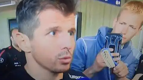 La escobilla que ha originado el conflicto entre Turquía e Islandia La escobilla que ha originado el conflicto entre Turquía e Islandia