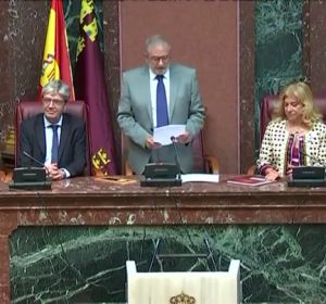 Alberto Castillo (Cs), elegido presidente de la Asamblea de Murcia con los votos del PP y Ciudadanos Alberto Castillo (Cs), elegido presidente de la Asamblea de Murcia con los votos del PP y Ciudadanos