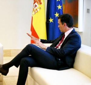 A3 Noticias de la Mañana (11-06-19) Sánchez recibe a Iglesias, Rivera y Casado para recabar los apoyos necesarios para su investidura A3 Noticias de la Mañana (11-06-19) Sánchez recibe a Iglesias, Rivera y Casado para recabar los apoyos necesarios para su investidura