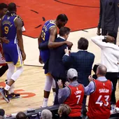 Kevin Durant se retira lesionado de la cancha de los Raptors Kevin Durant se retira lesionado de la cancha de los Raptors