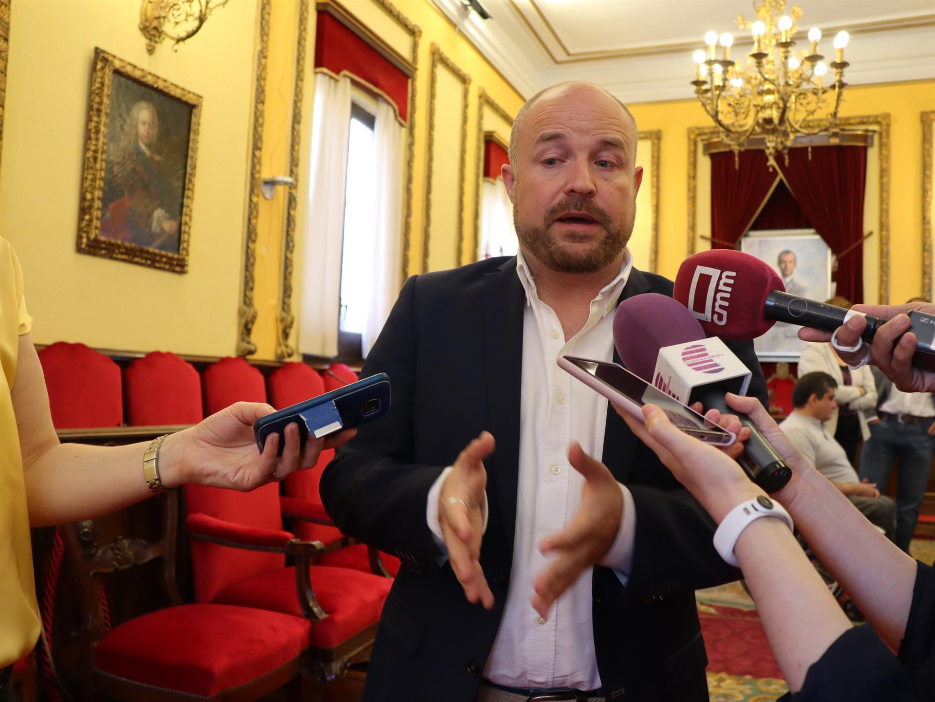 Cs sobre pactos en ayuntamientos: "La pelota está en el tejado de PP y PSOE" Cs sobre pactos en ayuntamientos: "La pelota está en el tejado de PP y PSOE"