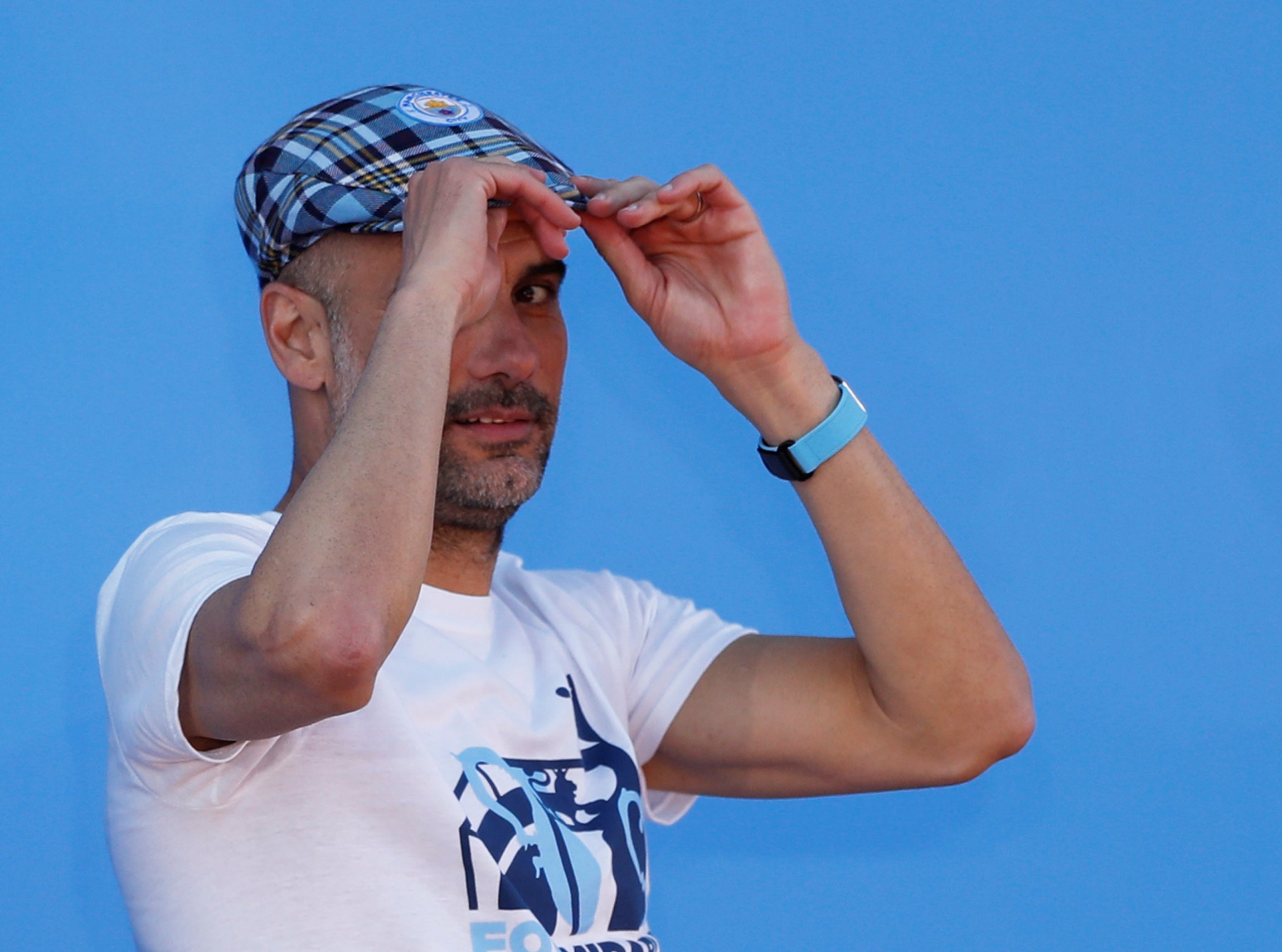 Pep Guardiola, sobre la 'Operación Oikos': "Confío en el señor Tebas, en Inglaterra se solucionaría en uno o dos meses" Pep Guardiola, sobre la 'Operación Oikos': "Confío en el señor Tebas, en Inglaterra se solucionaría en uno o dos meses"