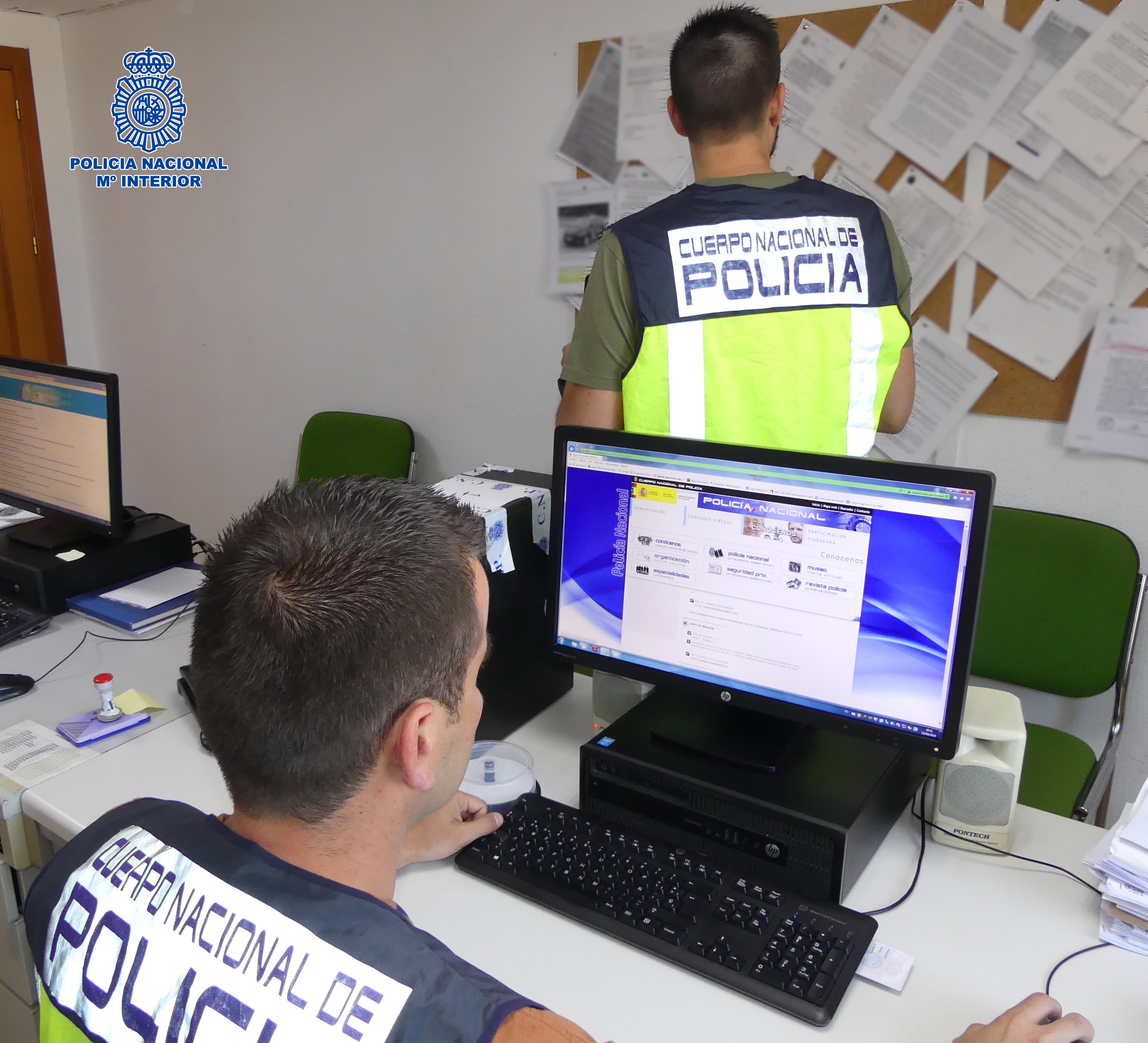 Detienen a 4 personas por amenazar, acosar e injuriar en Miguelturra a un conocido por motivos ideológicos Detienen a 4 personas por amenazar, acosar e injuriar en Miguelturra a un conocido por motivos ideológicos