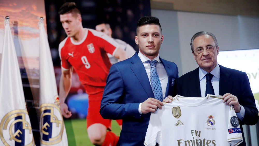 sitio entregar harto Luka Jovic, presentado como nuevo jugador del Real Madrid: "Estoy seguro de  haber tomado la mejor decisión" | Onda Cero Radio