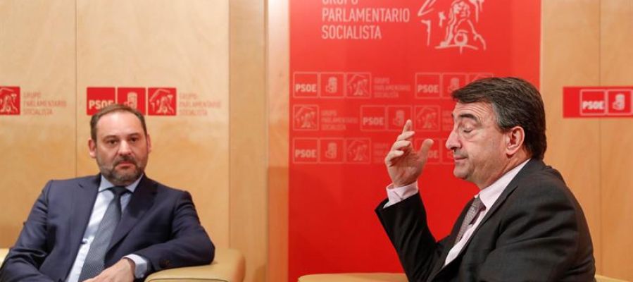 Ábalos y Aitor Esteban reunidos Ábalos y Aitor Esteban reunidos