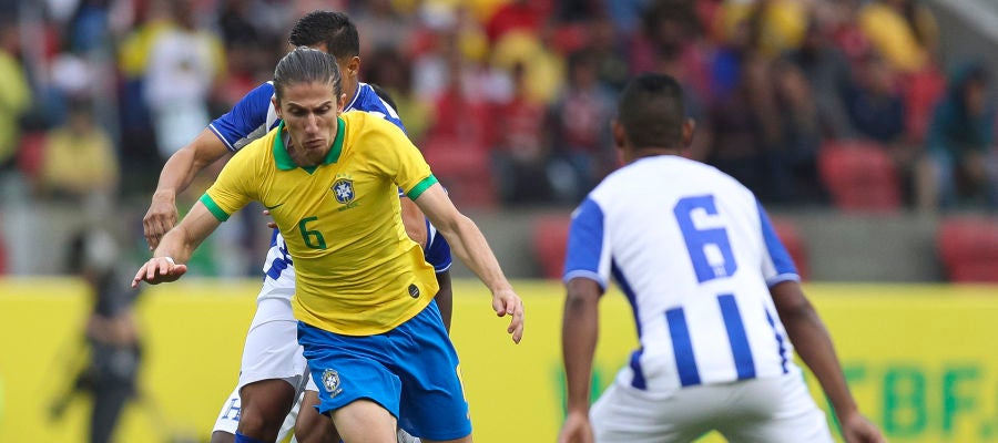 Filipe Luis, durante el partido de Brasil contra Honduras Filipe Luis, durante el partido de Brasil contra Honduras