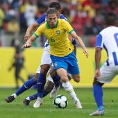 Filipe Luis, durante el partido de Brasil contra Honduras
