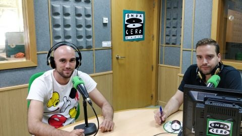 Entrevista a Carlos Coello con motivo de su pr&oacute;ximo combate por el t&iacute;tulo mundial de Muay Thai que se celebrar&aacute; en el estadio Carranza. Adem&aacute;s actualidad del C&aacute;diz CF y tercera divisi&oacute;n con Alberto Espinosa.