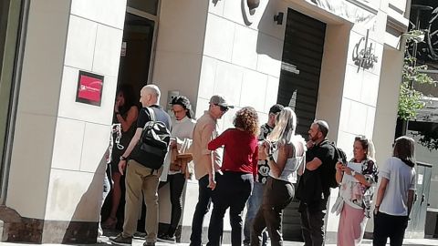 El actor malague&ntilde;o est&aacute; en la capital, y ha aprovechado para hacer una visita a las obras del antiguo Teatro Alameda, donde se ubica el proyecto de Teatro del Soho Caixabank, que abre sus puertas en oto&ntilde;o