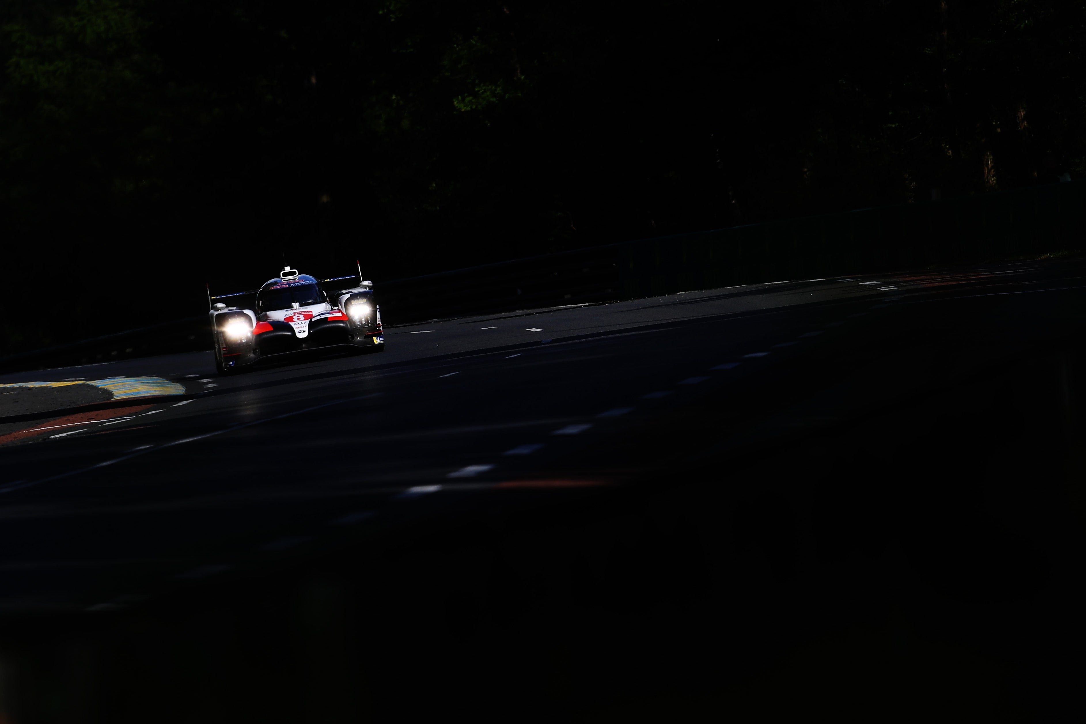 Fernando Alonso: "El coche ha nacido para correr en Le Mans" Fernando Alonso: "El coche ha nacido para correr en Le Mans"