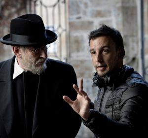 Alejandor Amenábar con Karra Elejalde en 'Mientras dure la guerra'. Alejandor Amenábar con Karra Elejalde en 'Mientras dure la guerra'.