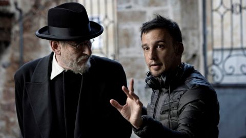 Alejandor Amen&aacute;bar con Karra Elejalde en 'Mientras dure la guerra'.