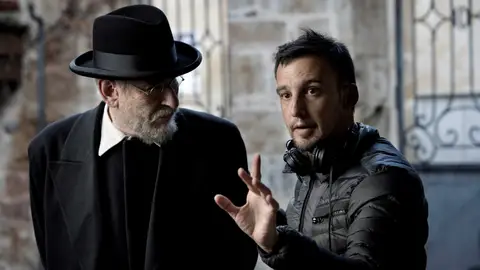 Alejandor Amenábar con Karra Elejalde en 'Mientras dure la guerra'. Alejandor Amenábar con Karra Elejalde en 'Mientras dure la guerra'.