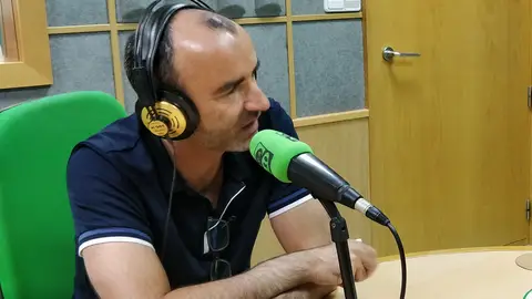 Cádiz en la Onda 13/6/2019 Hoy en Cádiz en la Onda, entre otras cosas, Fran Toledo nos informa sobre las Jornadas de Concienciación sobre el cáncer de Piel en el castillo de Sancti Petri. Además nuestro compañero Leonardo Galán nos presenta Diputación Informa. Hoy con la diputada provincial de empleo Ana Carrera. También nos visita Rafael Santandreu, que nos presenta su libro "Nada es tan terrible".