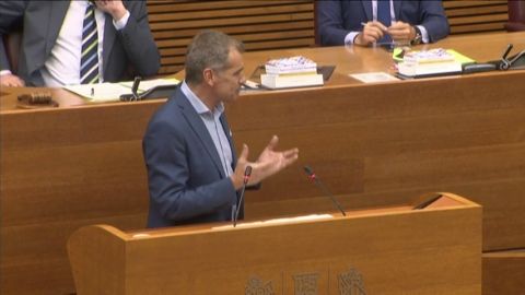 Toni Cant&oacute; alude de Miguel Hern&aacute;ndez por las restricciones al castellano