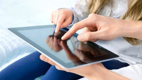 Janell Burley Hofmann insiste en acompa&ntilde;ar a los ni&ntilde;os en el crecimiento digital, como en cualquier otro aspecto de su vida. 