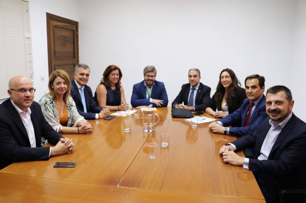 Acuerdo entre Partido Popular y Ciudadanos, para formar gobierno en la Diputación provincial Acuerdo entre Partido Popular y Ciudadanos, para formar gobierno en la Diputación provincial
