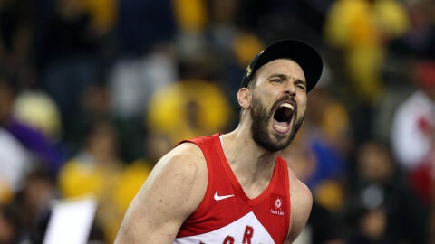 Marc Gasol celebrando que es campe&oacute;n de la NBA