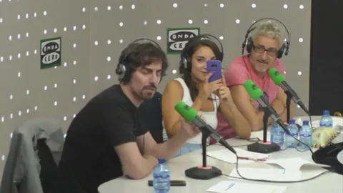 Nacho Lozano nos deleita con 'Esc&aacute;ndalo' cantada por numerosos artistas