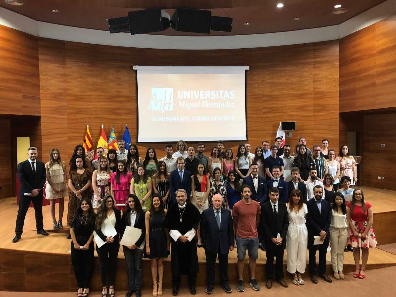 La decisión de implantar Medicina en la Universidad de Alicante sigue pendiente de un informe de la conselleria de Sanidad La decisión de implantar Medicina en la Universidad de Alicante sigue pendiente de un informe de la conselleria de Sanidad