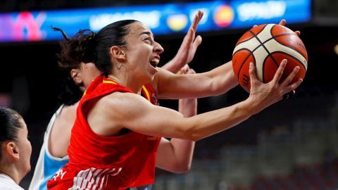 Silvia Dom&iacute;nguez entra a canasta