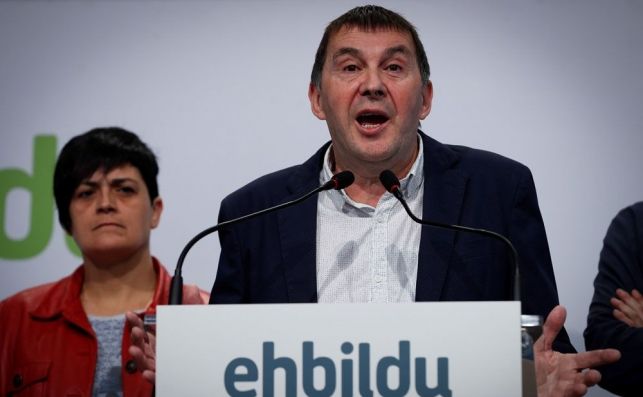 Tertulia: ¿El PSOE debe ser más critico con Otegui? Tertulia: ¿El PSOE debe ser más critico con Otegui?