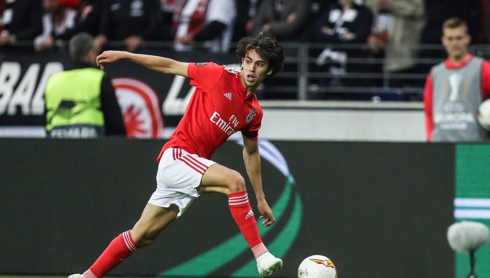 El Atlético de Madrid hace oficial el fichaje del portugués Joao Félix El Atlético de Madrid hace oficial el fichaje del portugués Joao Félix