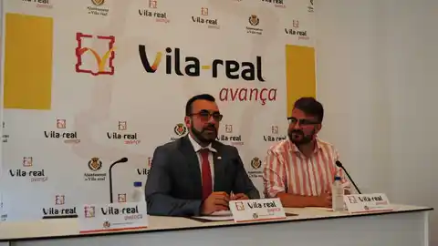 L´alcalde José Benlloch i el secretari autonòmic d´Igualtat Alberto Ibáñez en la roda de premsa després del primer encontre de la legisltaura. La Generalitat Valenciana i l´Ajuntament de Vila-real continuen mantenint una relació estreta per aconseguir la igualtat d´oportunitats entre tots els ciutadans, i durant la darrera lesgislatura la quantitat que la conselleria ha destinat en Serveis Socials és d´1,3 milions d´euros.