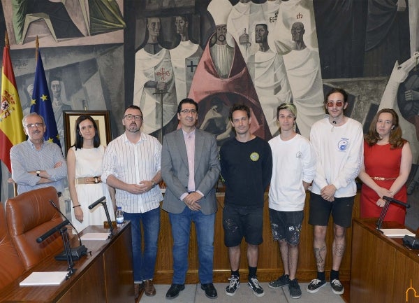 El mejor artista urbano del mundo en anatomía animal pintará el silo de Porzuna El mejor artista urbano del mundo en anatomía animal pintará el silo de Porzuna