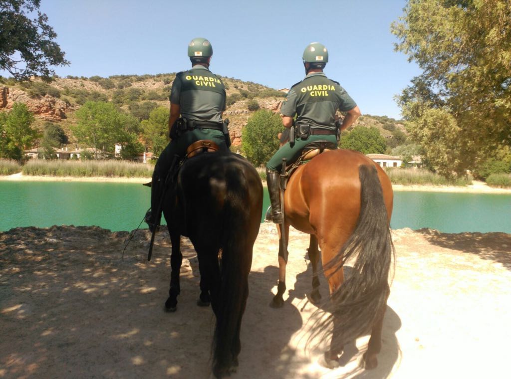 La Guardia Civil refuerza la vigilancia en las Lagunas de Ruidera durante la época estival La Guardia Civil refuerza la vigilancia en las Lagunas de Ruidera durante la época estival