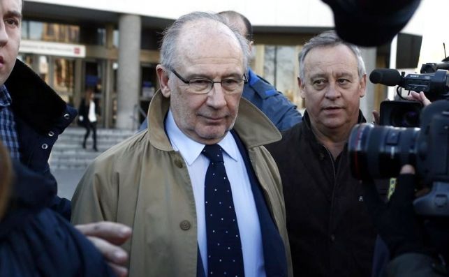 La Fiscalía eleva a ocho años y medio la petición de pena para Rato por falsedad y estafa en Bankia La Fiscalía eleva a ocho años y medio la petición de pena para Rato por falsedad y estafa en Bankia