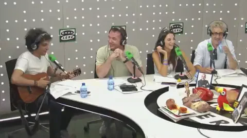 Jesús Manzano dedica una canción a su abuela por el 'Clark Gable' Jesús Manzano dedica una canción a su abuela por el 'Clark Gable'