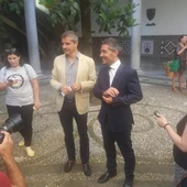 César Díaz y Manuel Olivares ante la prensa César Díaz y Manuel Olivares ante la prensa