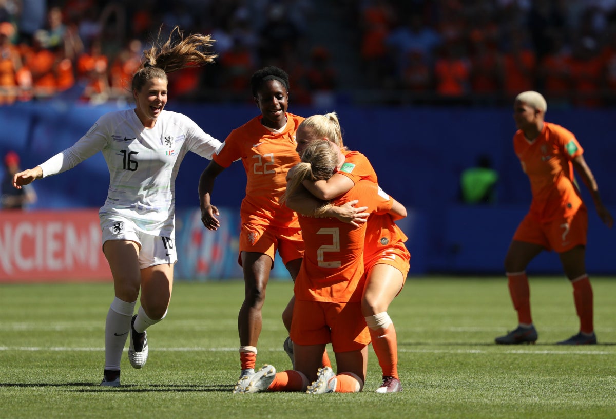 Holanda hace historia y llega a una semifinal de Mundial tras derrotar a Italia Holanda hace historia y llega a una semifinal de Mundial tras derrotar a Italia