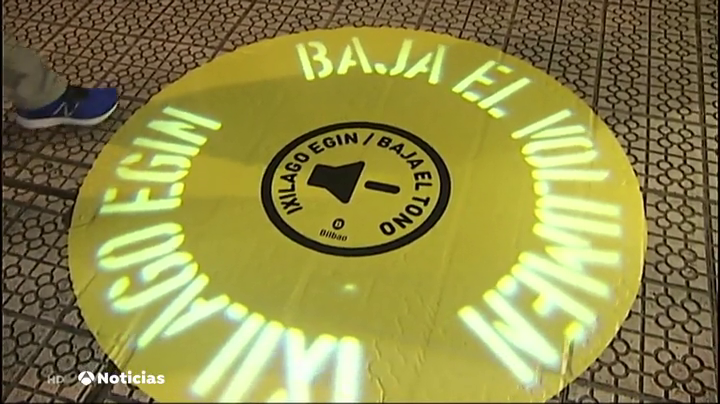 "Baja el tono", el mensaje de los primeros sonómetros instalados en Bilbao "Baja el tono", el mensaje de los primeros sonómetros instalados en Bilbao