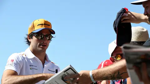 Carlos Sainz, con la afición Carlos Sainz, con la afición
