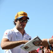 Carlos Sainz, con la afición Carlos Sainz, con la afición