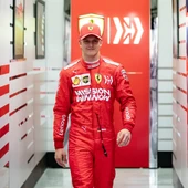 Mick Schumacher, de rojo Ferrari Mick Schumacher, de rojo Ferrari
