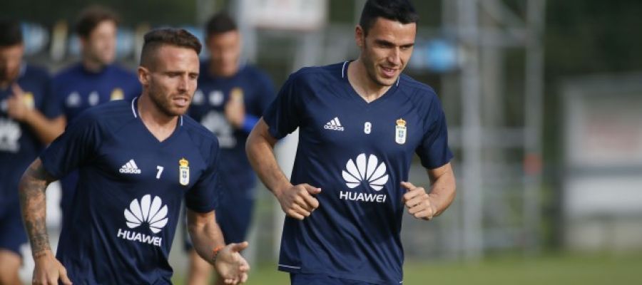 Aarón Ñíguez y Ramón Folch coincidieron hace dos temporadas en el Real Oviedo. Aarón Ñíguez y Ramón Folch coincidieron hace dos temporadas en el Real Oviedo.