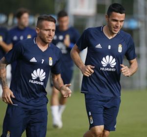 Aarón Ñíguez y Ramón Folch coincidieron hace dos temporadas en el Real Oviedo. Aarón Ñíguez y Ramón Folch coincidieron hace dos temporadas en el Real Oviedo.
