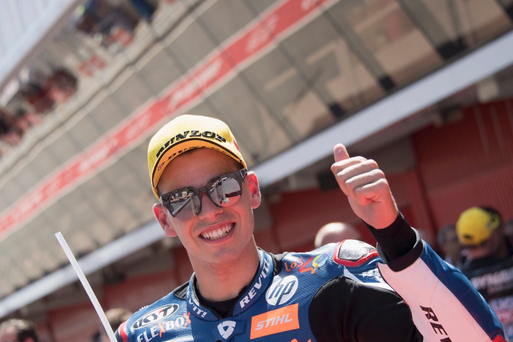Augusto Fernández gana en Moto2: "Aún estoy asimilando la victoria, no me lo acabo de creer" Augusto Fernández gana en Moto2: "Aún estoy asimilando la victoria, no me lo acabo de creer"