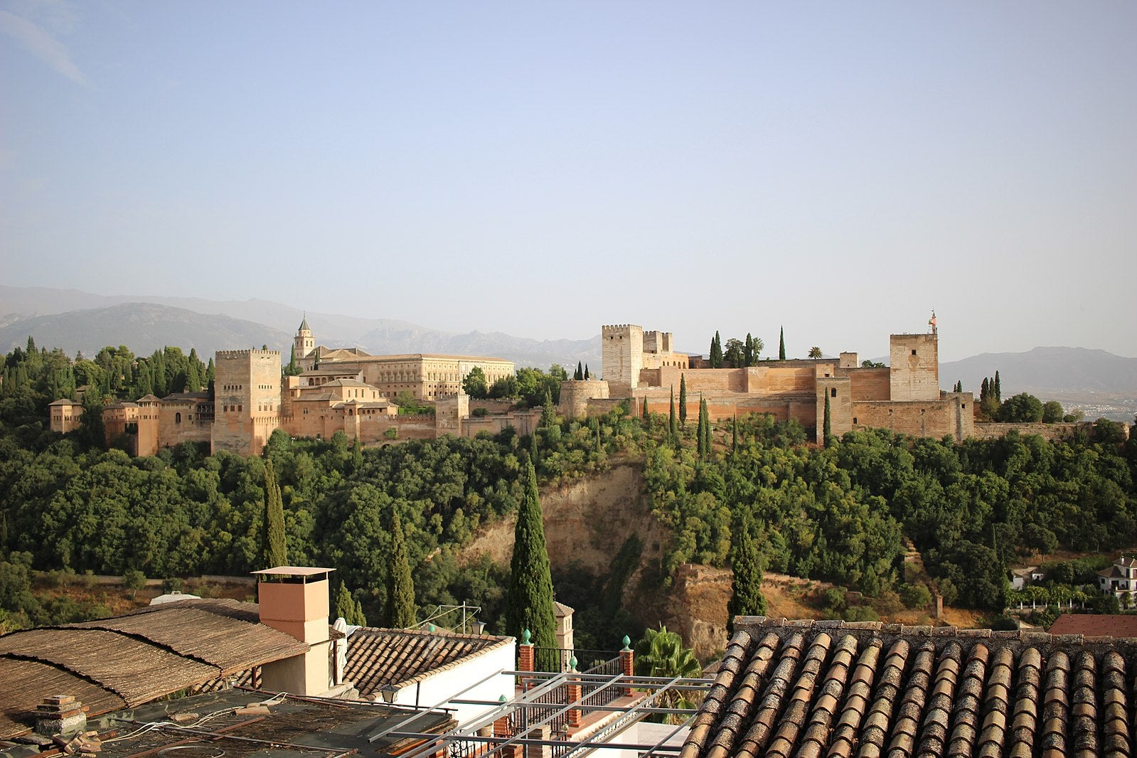 El jardinero de La Alhambra: "Es mi otra vida, mi segunda casa" El jardinero de La Alhambra: "Es mi otra vida, mi segunda casa"