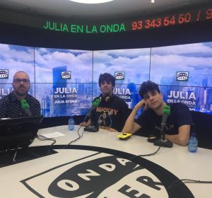 Los 'Javis' junto a Borja Terán en Julia en la onda Los 'Javis' junto a Borja Terán en Julia en la onda