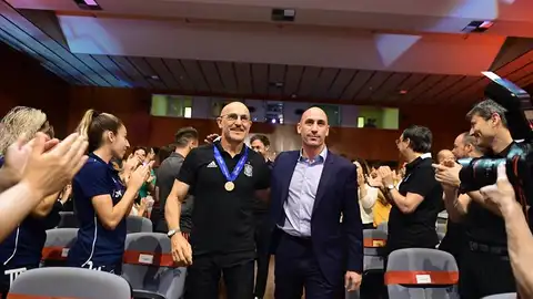 Luis de la Fuente, seleccionador sub-21. Luis de la Fuente, seleccionador sub-21.