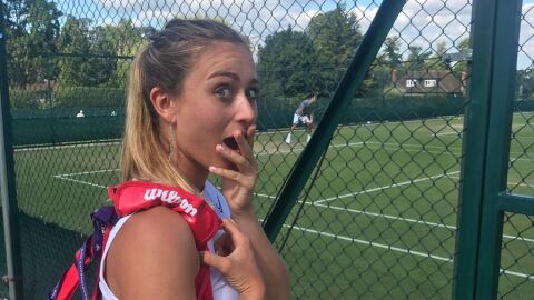 Paula Badosa, en una pista en la que entrena Roger Federer