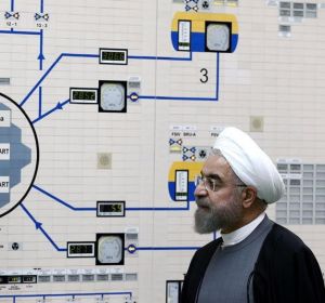 El presidente iraní, Hasán Rohaní, durante una visita a la planta nuclear de Bushehr en el sur de Irán. El presidente iraní, Hasán Rohaní, durante una visita a la planta nuclear de Bushehr en el sur de Irán.
