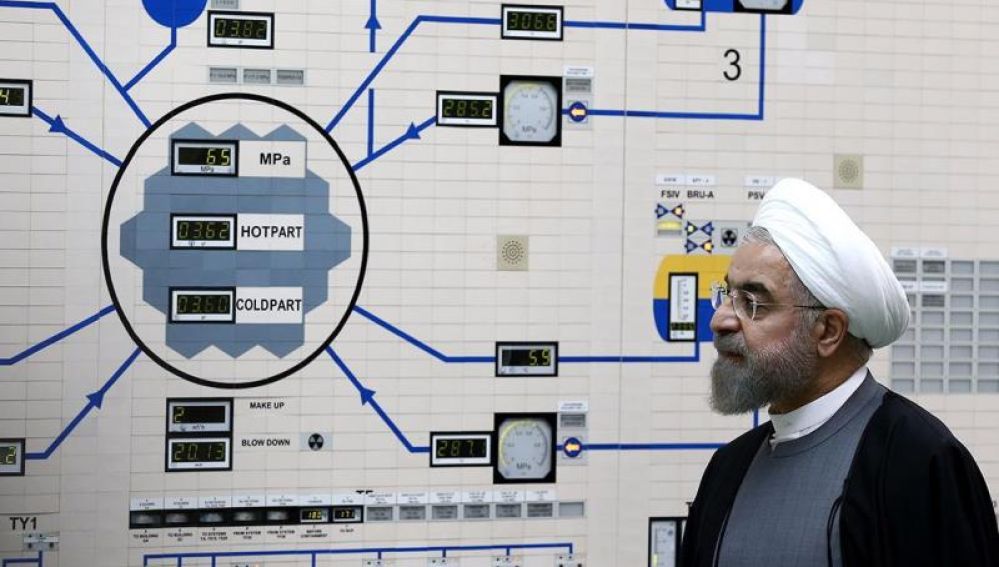 El presidente iraní, Hasán Rohaní, durante una visita a la planta nuclear de Bushehr en el sur de Irán.